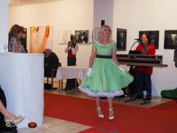 Fashion Show in der Contemplor Galerie Wien am 14. 03. 2024